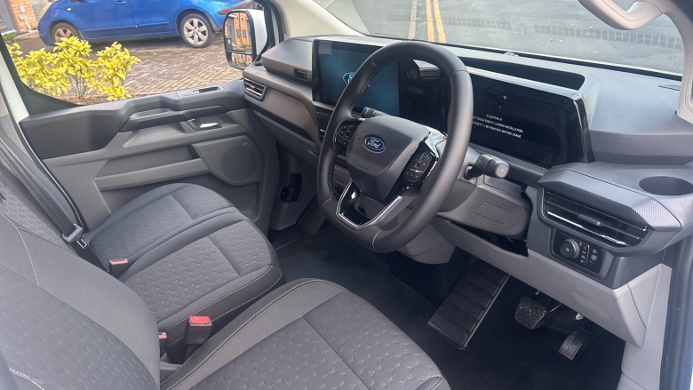 Ford Transit Custom E-320 L1 Rwd 100kW 65kWh H1 Van Limited Auto